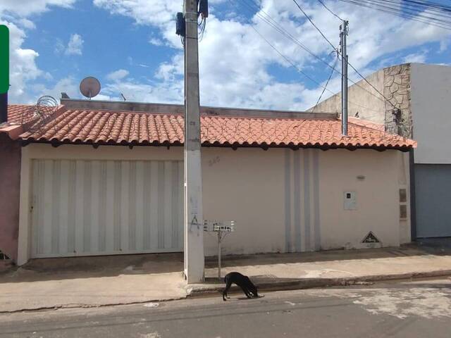 #LC 1755 - Casa para Venda em Araguari - MG - 2