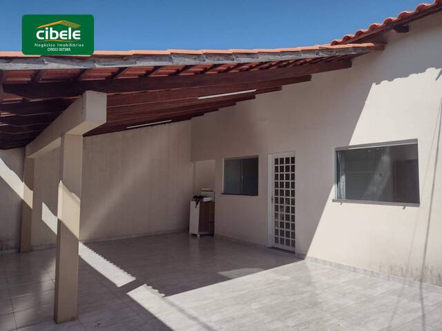 Casa para Venda em Araguari - 3