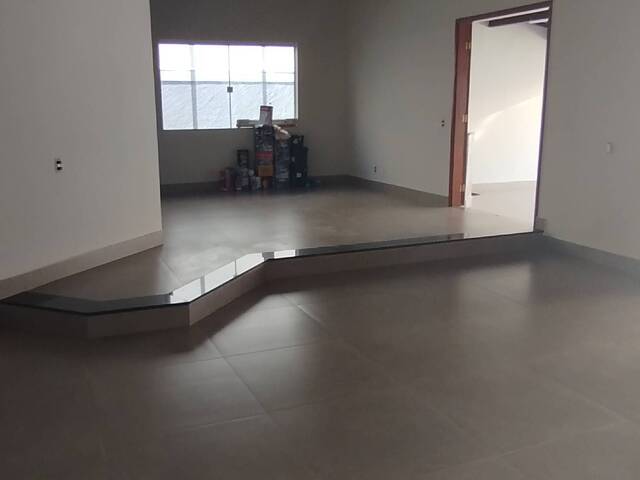Sobrado para Venda em Araguari - 5