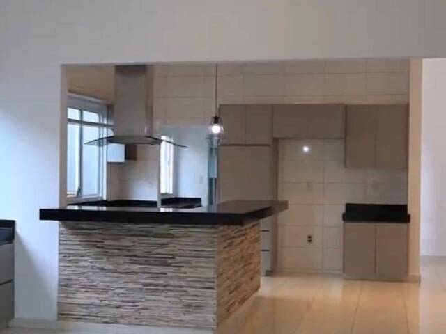 Casa para Venda em Uberlândia - 4