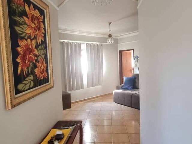 #VD 1867 - Casa para Venda em Araguari - MG