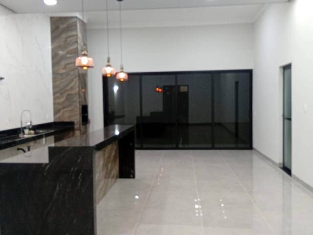 ##VD 22516 - Casa para Venda em Araguari - MG - 2