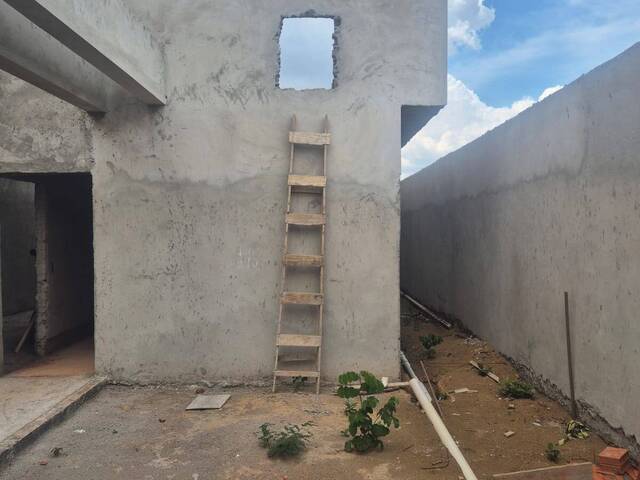 Casa para Venda em Araguari - 5