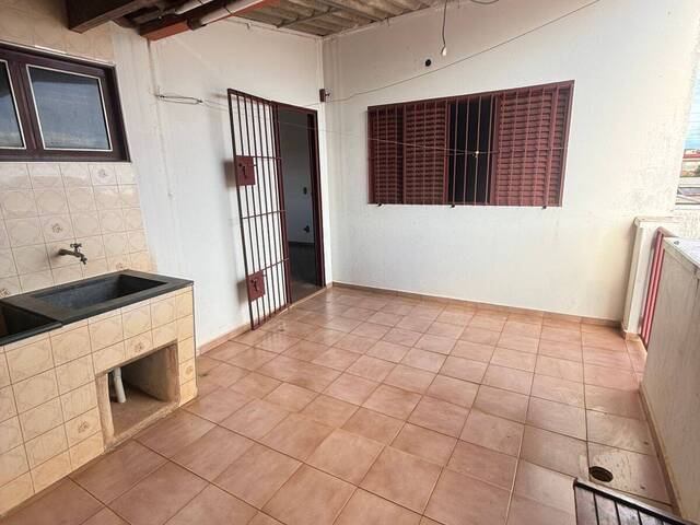Sobrado para Venda em Araguari - 4
