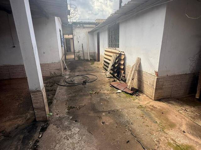 #LC 1797 - Casa para Locação em Araguari - MG - 2