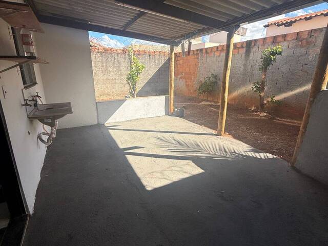 ##VD  22286 - Casa para Venda em Araguari - MG - 3