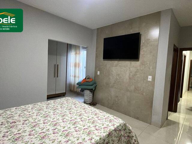 Casa para Venda em Araguari - 3