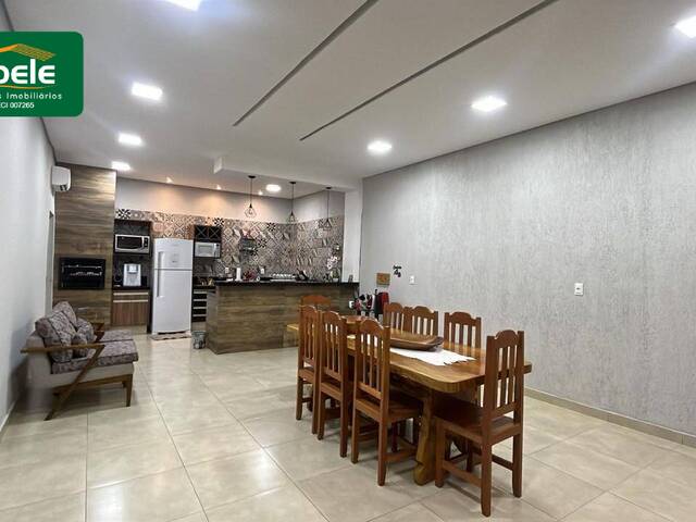 Casa para Venda em Araguari - 2