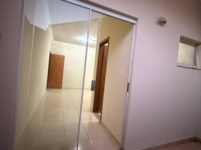 Apartamento para Venda em Uberlândia - 4